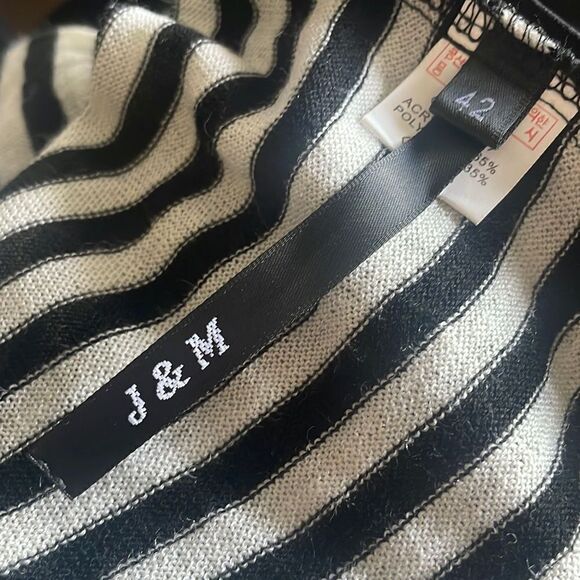 J&M Black & White Striped Sweater Sheer Pleated Back sz 42 - Picture 4 of 9